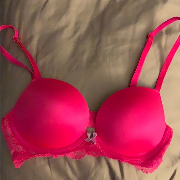 Victoria’s Secret push up bra - Picture 1 of 3